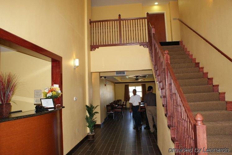 Econo Lodge Inn & Suites Little Rock Sw Interior photo